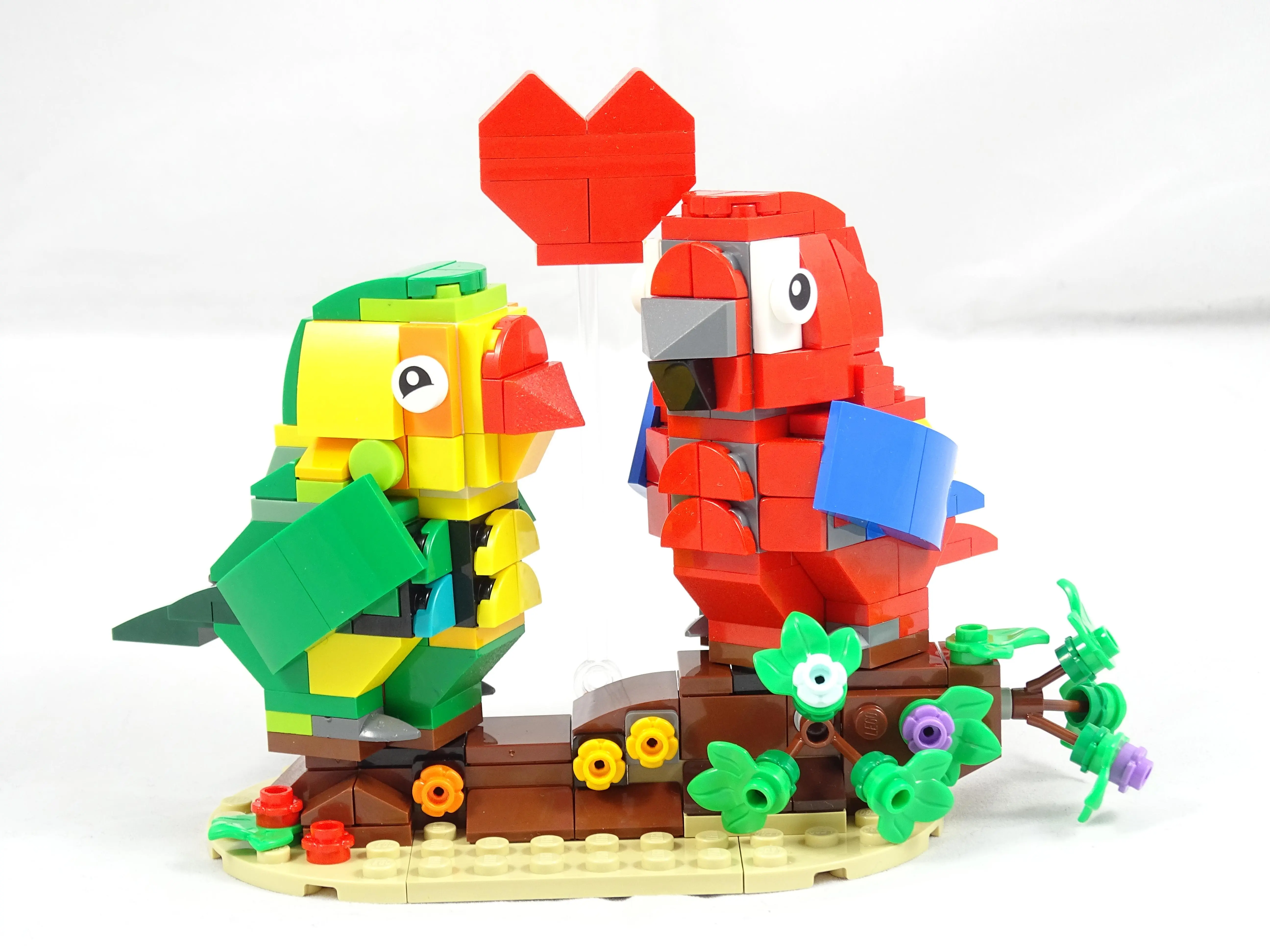 Valentine Lovebirds
